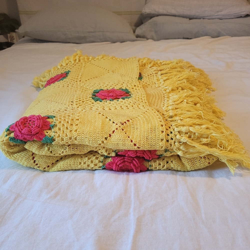 Vintage Yellow Crochet Throw Blanket with 3D Floral Design - Picture 8 of 16